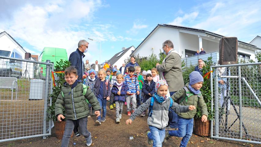 Alles neu macht der Oktober: Kinder nehmen Reuther Spielplatz in Besitz