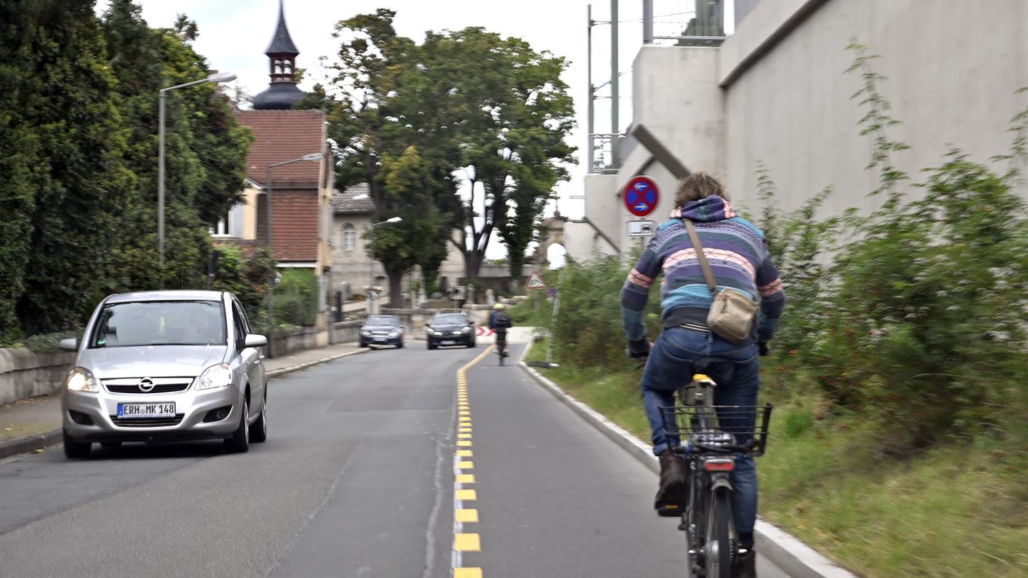 Eine Behelfsspur für Erlangens Radfahrer