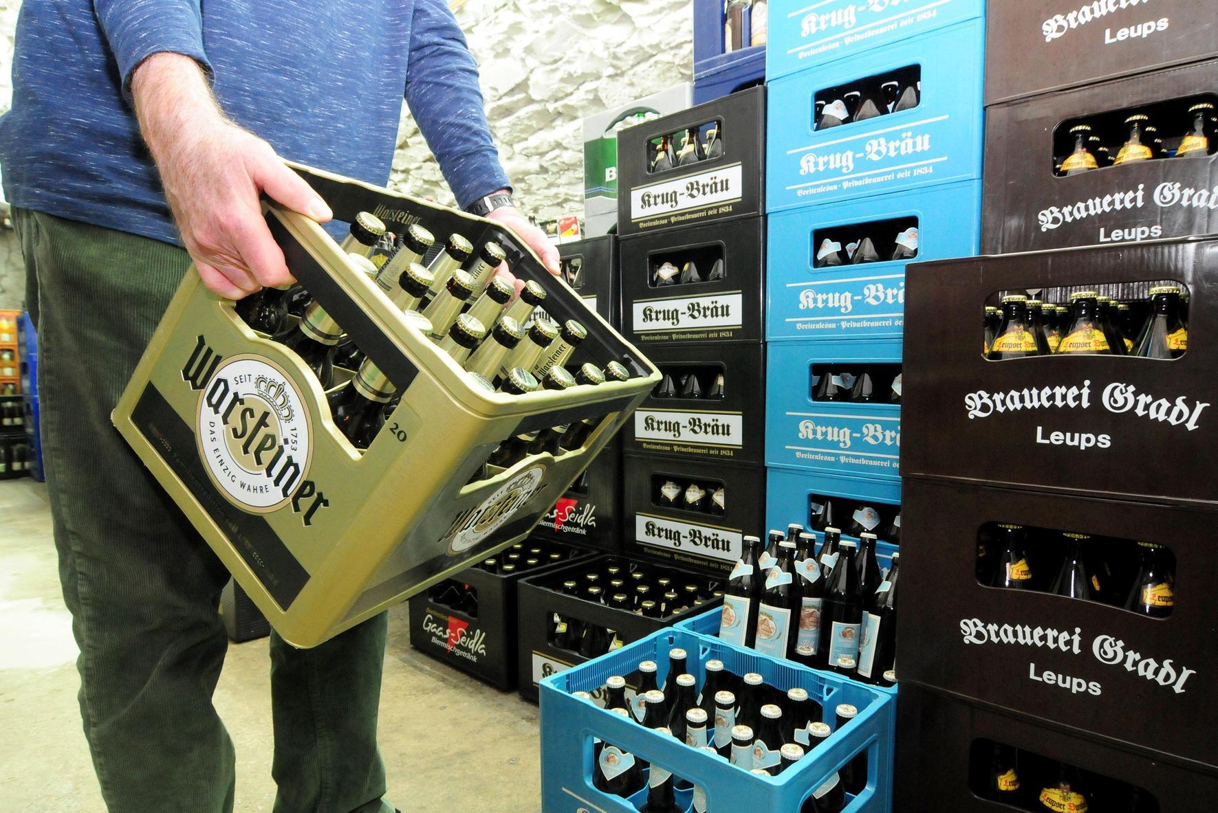 Kasten Fur Funf Euro Warsteiner Aktion Verargert Frankische Brauer Bayreuth Nordbayern De