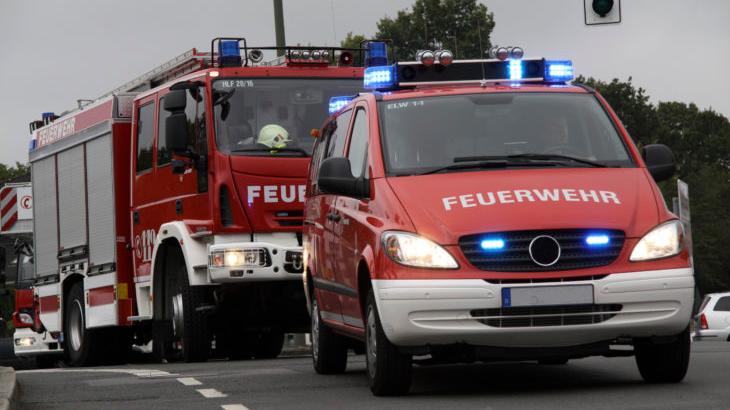 Nur mit zeitgemäßen Fahrzeugen kann die Feuerwehr ihren Dienst erfolgreich leisten. Nur mit zeitgemäßen Fahrzeugen kann die Feuerwehr ihren Dienst erfolgreich leisten.