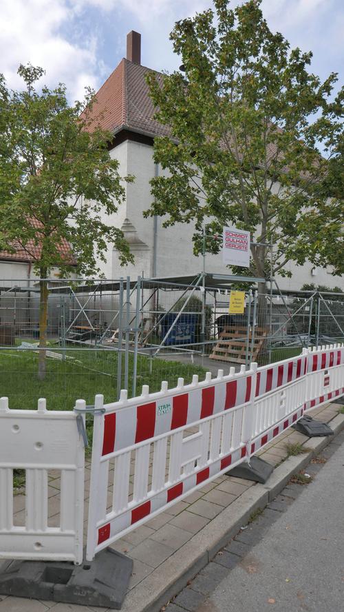 In den nächsten Wochen will die Stadt den Sicherheitszaun rund um den Bunker entfernen. Mehr als 4000 Euro kostet es die Sportfreunde, diesen zu ersetzen. Nicht nur deshalb freut man sich auch weiterhin über Spenden.
