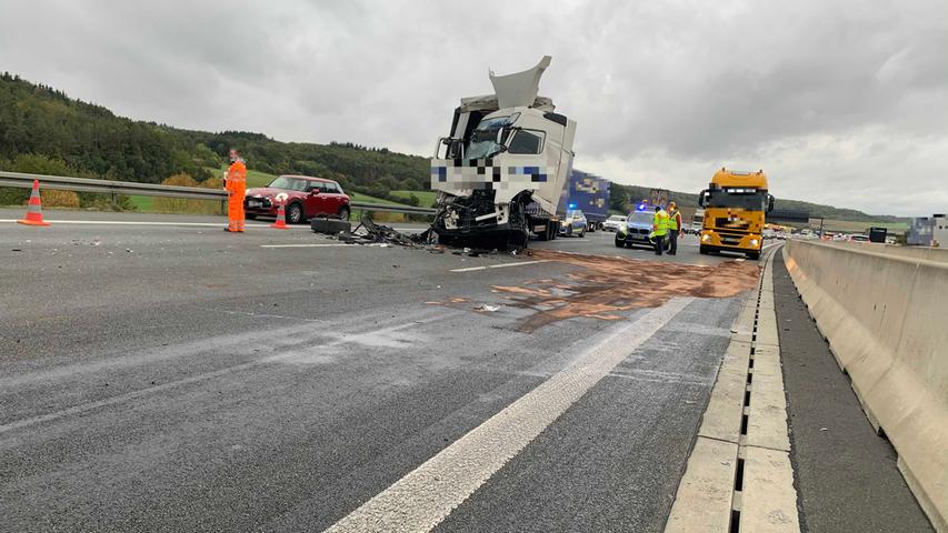 Schwerer Lkw-Unfall in Unterfranken: Fahrer wurde dabei verletzt