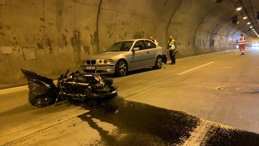 Unterfranken: Motorradfahrer nach Überholmanöver in Tunnel schwer verletzt