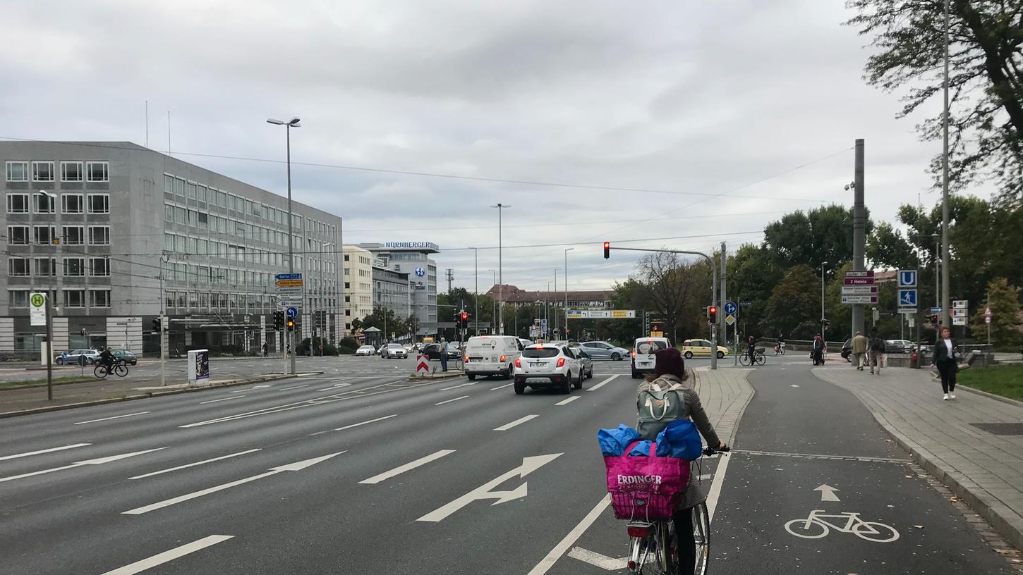 Gähnende Leere auf der Straße: Trotz Streik im öffentlichen Nahverkehr blieben die Automassen auf Nürnbergs Straßen aus.