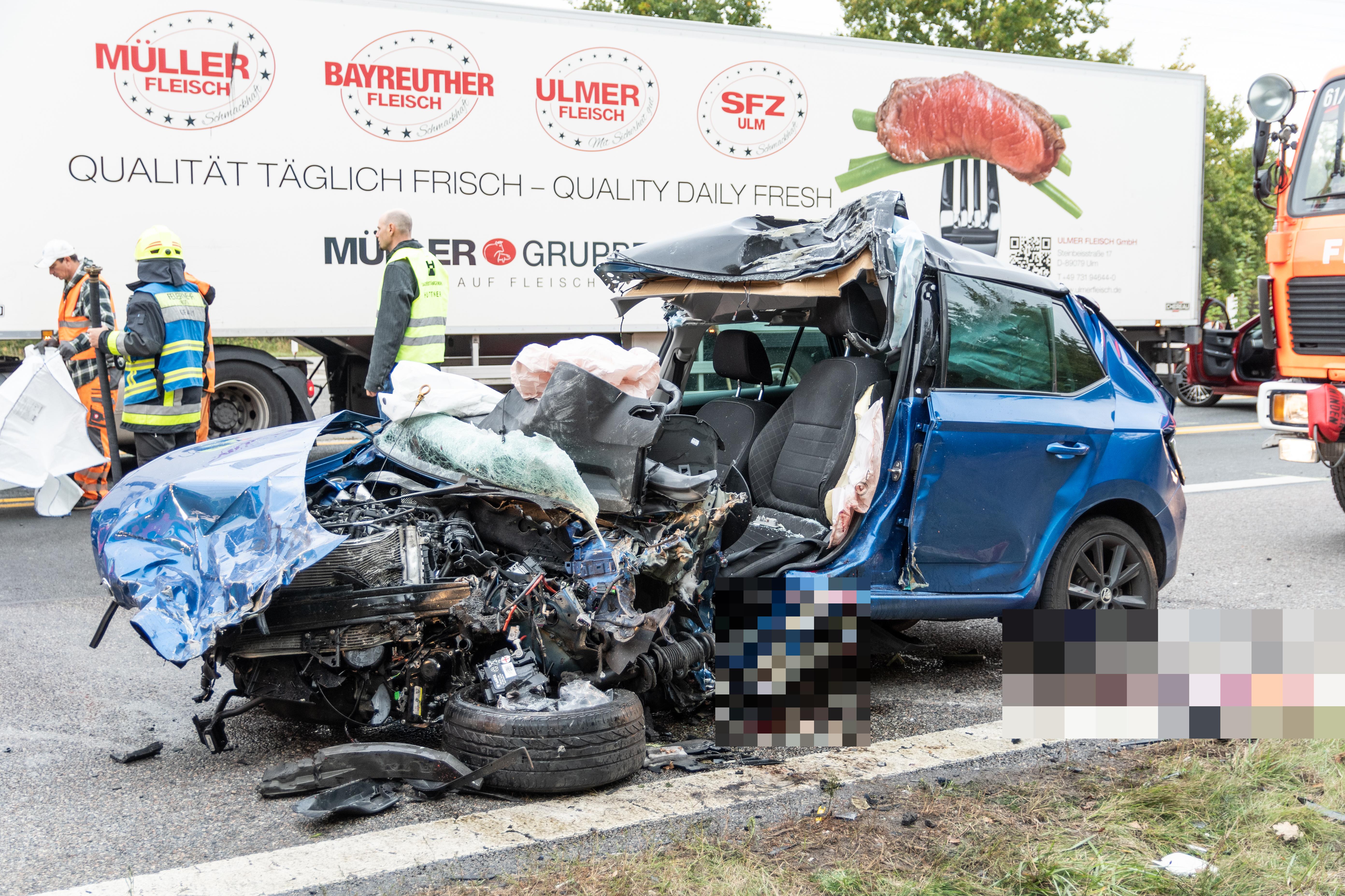 skoda kollidiert mit lkw todlicher verkehrsunfall auf der b2 roth nordbayern de