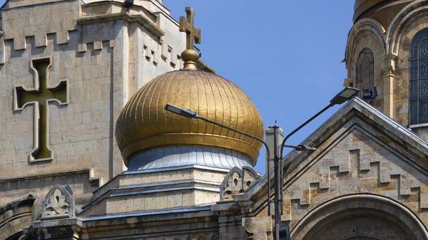 Mit dem Hafenort Varna am Schwarzen Meer fliegt Wizz Air auch mit dem Flugplan 2023 eine Stadt mit langer Historie an. Daneben bietet Ryanair ab Ende März eine Verbindung in die Hauptstadt Sofia.