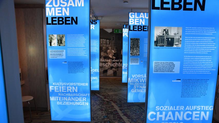 Die großen Tafeln erzählen die Lebensgeschichten der jüdischen Colmberger.