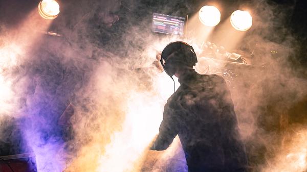 <p>Elektronische Live-Musik der Extra-Klasse: Skull Sized Kingdom ist einzigartig und vielschichtig. Einflüsse diverser Musikrichtungen machen die Musik des Kollektivs einzigartig. </p>