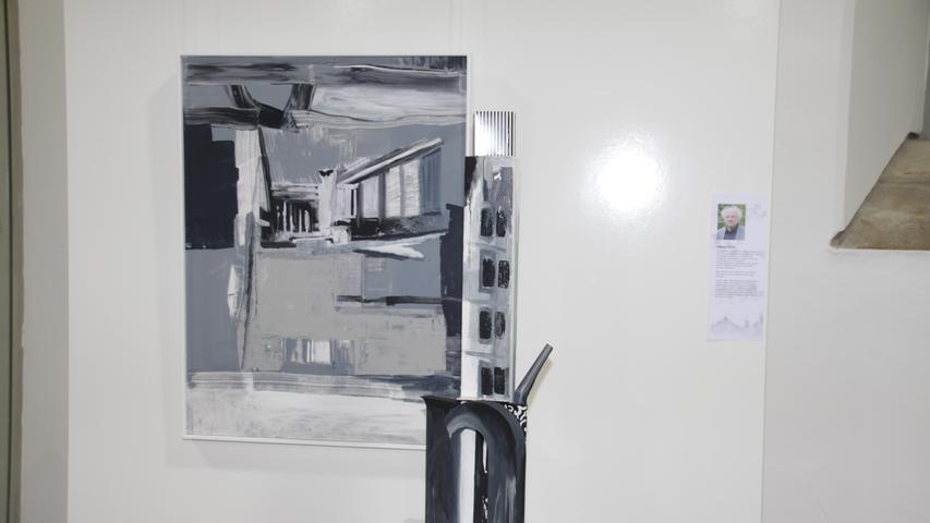 Halmut Ranftl aus Nördlingen beteiligt sich mit einem Bild samt zugehöriger Plastik am Weißenburger Kunstpreis. Titel: "Behausung".