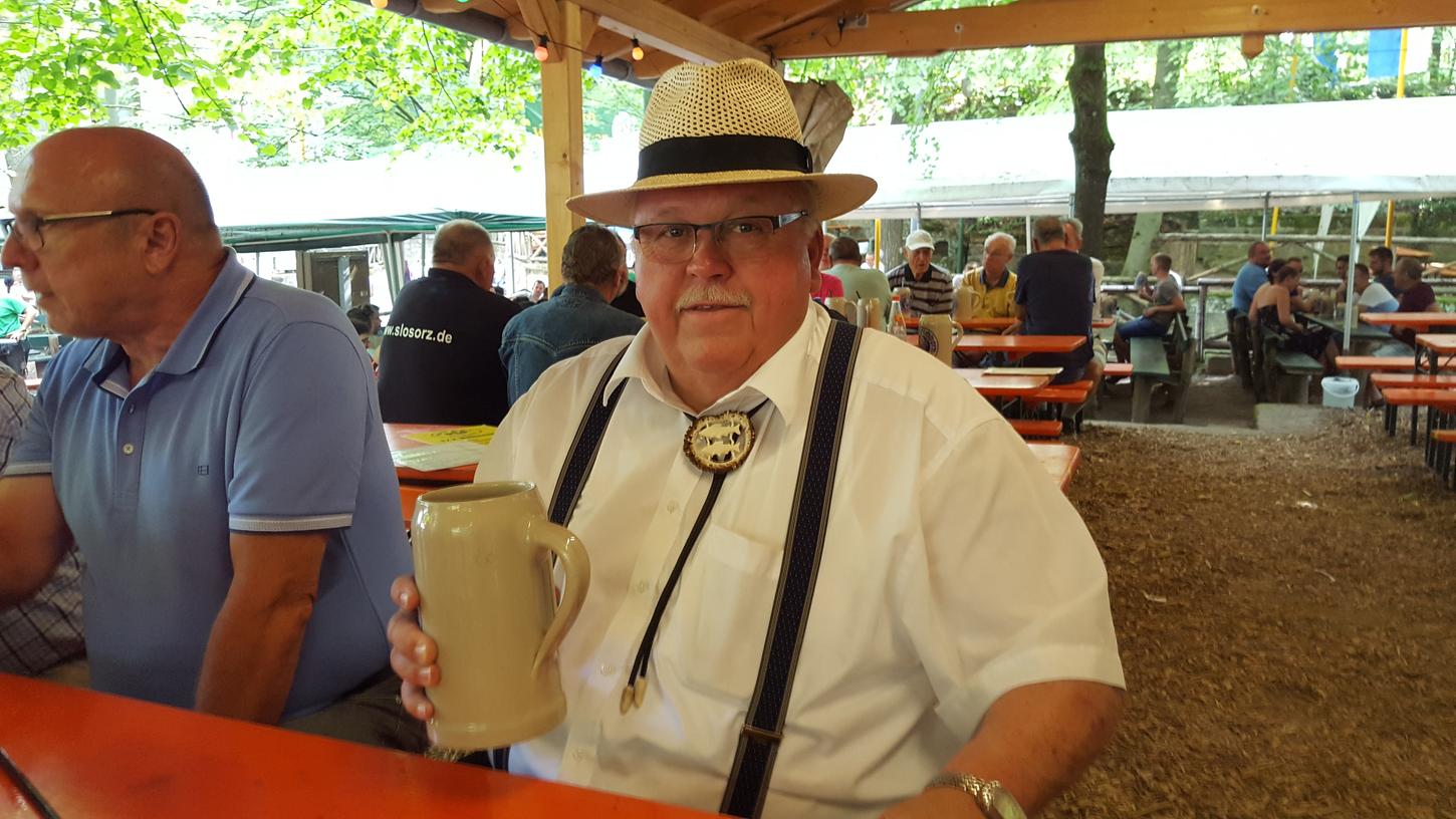 Wie er leibt und lebt: Forchheims ehemaliger Bürgermeister Franz Streit, hier auf dem Annafest 2018.