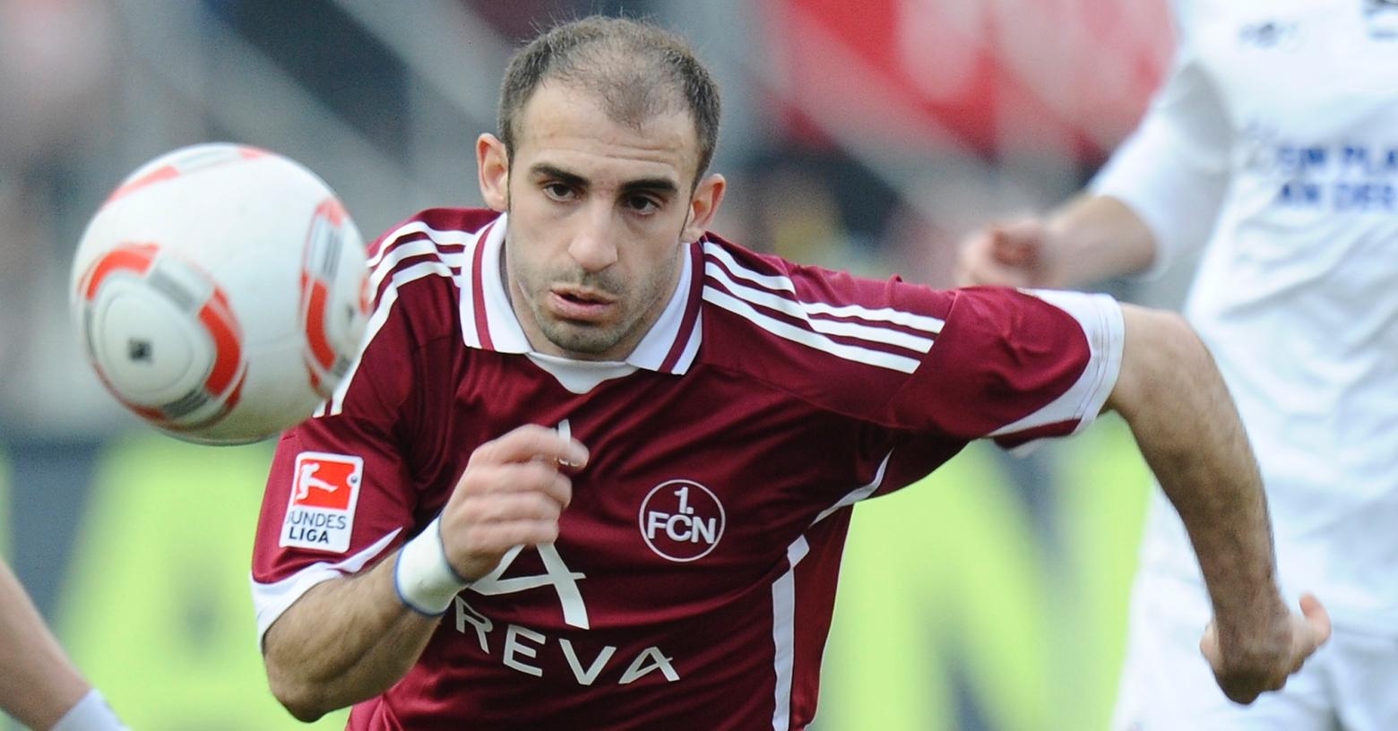 Dynamisch, couragiert, im Vorwärtsgang: So lieben die Clubfans Javier Pinola. Transfergerüchte aus dessen argentinischer Heimat sorgen derweil für Unruhe in den Fanforen. Dynamisch, couragiert, im Vorwärtsgang: So lieben die Clubfans Javier Pinola. Transfergerüchte aus dessen argentinischer Heimat sorgen derweil für Unruhe in den Fanforen.