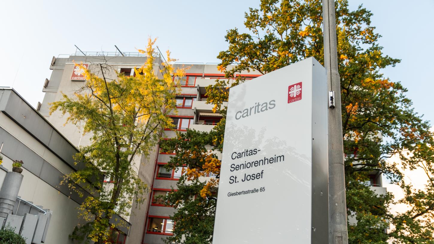 Im Nürnberger Caritas-Pflegeheim Sankt Joseph sind mehrere Bewohner sowie Pflegekräfte positiv auf das Coronavirus getestet worden. 