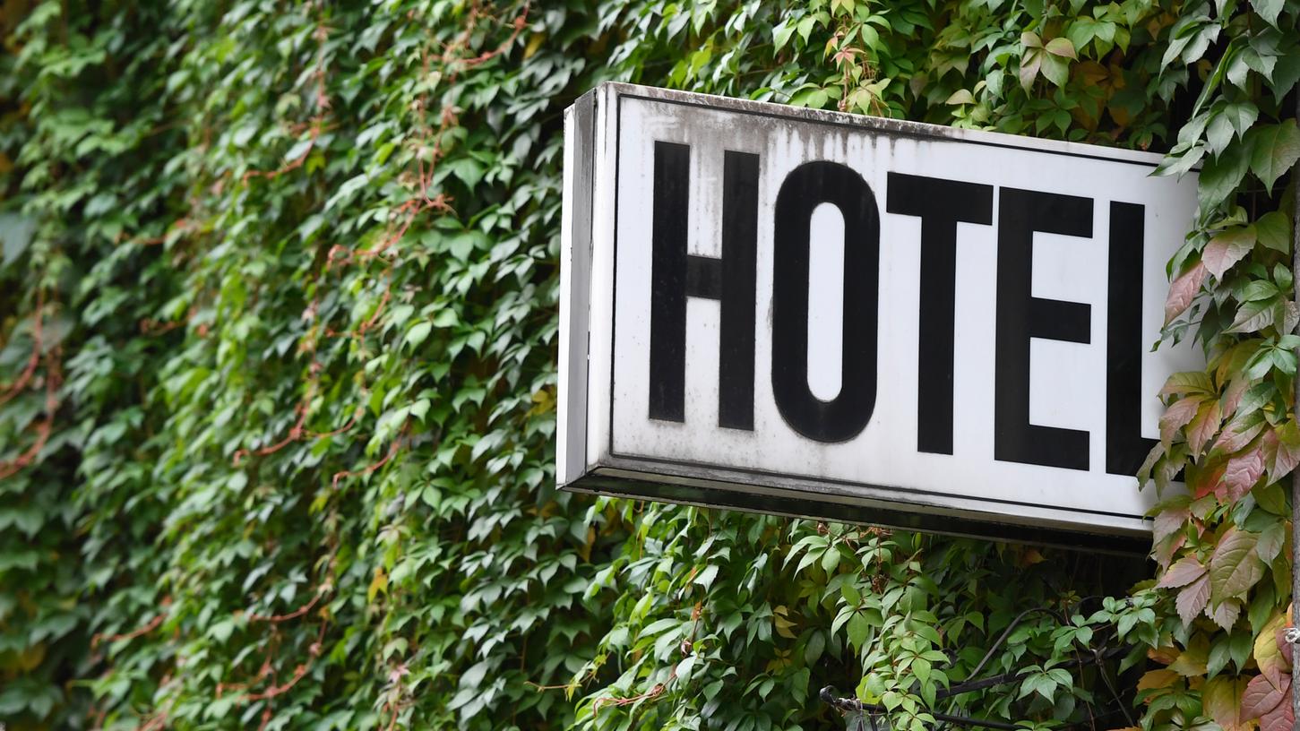 Braucht es ein Hotel für Monteure und andere Gewerbekunden in Rednitzhembach? Daran scheiden sich zunehmend die Geister.
Braucht es ein Hotel für Monteure und andere Gewerbekunden in Rednitzhembach? Daran scheiden sich zunehmend die Geister.