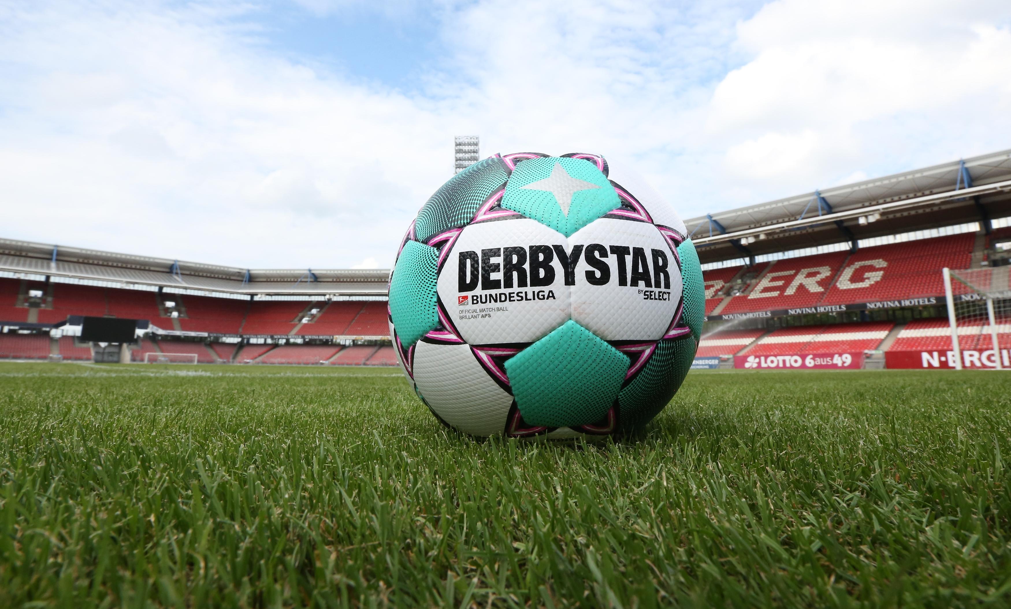 Weniger Zuschauer Mehr Falle Corona Belastet Die Bundesliga Sport Nordbayern De