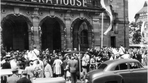 Nach dem Krieg bespielten die US-Amerikaner das "Opera House" zu dieser Zeit vorwiegend mit Revuen und leichter Unterhaltung.