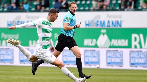 Der Kapitän, dazu der torgefährlichste Spieler, immer anspielbar: Der Angreifer ist aus dem Fürther Spiel nicht mehr wegzudenken. Mit 1,5 Millionen Marktwert auch - neben Luca Itter (1,8 Millionen) - der teuerste Profi im Kleeblatt-Kader. Der 28-Jährige hat Bundesliga- und sogar Champions-League-Erfahrung. Wechselte im Sommer 2019 von Eintracht Frankfurt nach Fürth.