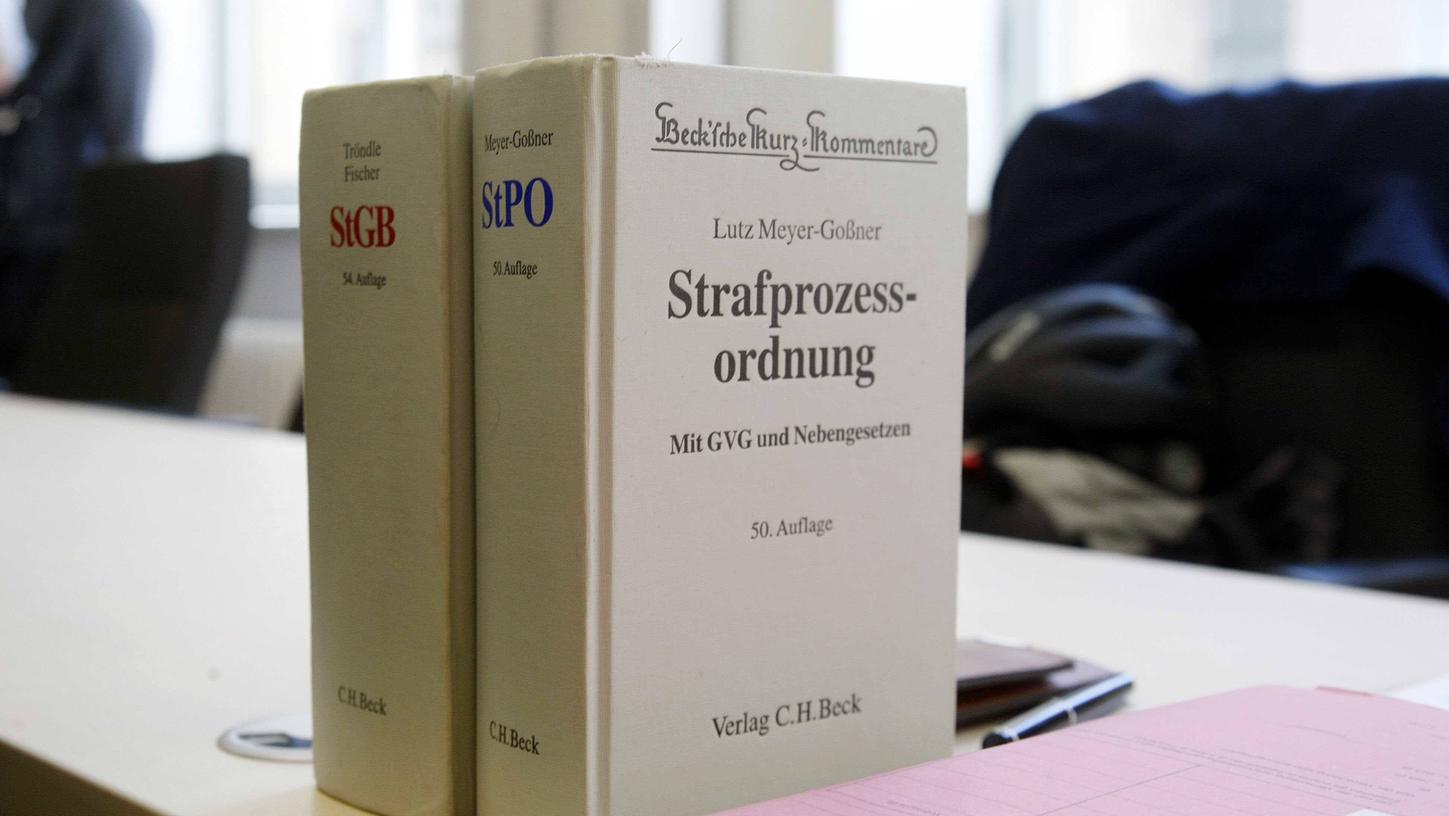 Die Strafprozessordnung regelt wie die Justizbehörden mit Straftaten verfahren. 