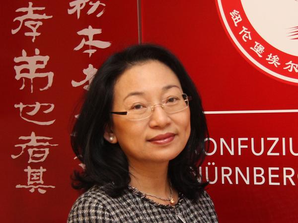 Die Direktorin des Konfuzius-Instituts Nürnberg-Erlangen, Yan Xu-Lackner. Die Direktorin des Konfuzius-Instituts Nürnberg-Erlangen, Yan Xu-Lackner.