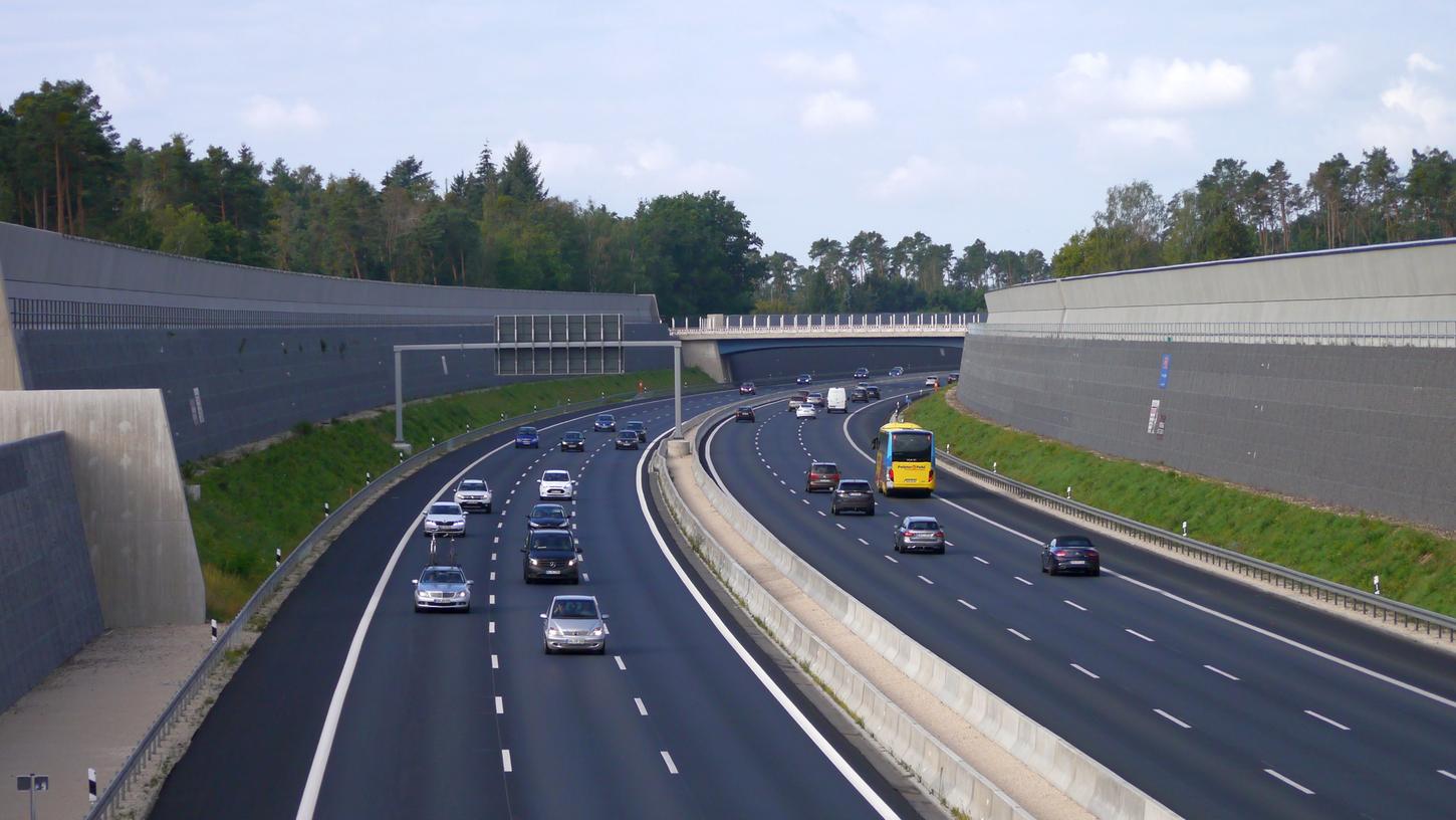 Bereits seit dem 1. September ist die ausgebaute A 6 bei Schwabach frei befahrbar. Offiziell freigegeben wird sie am Freitag, 23. Oktober, von Bundesverkehrsminister Andreas Scheuer.