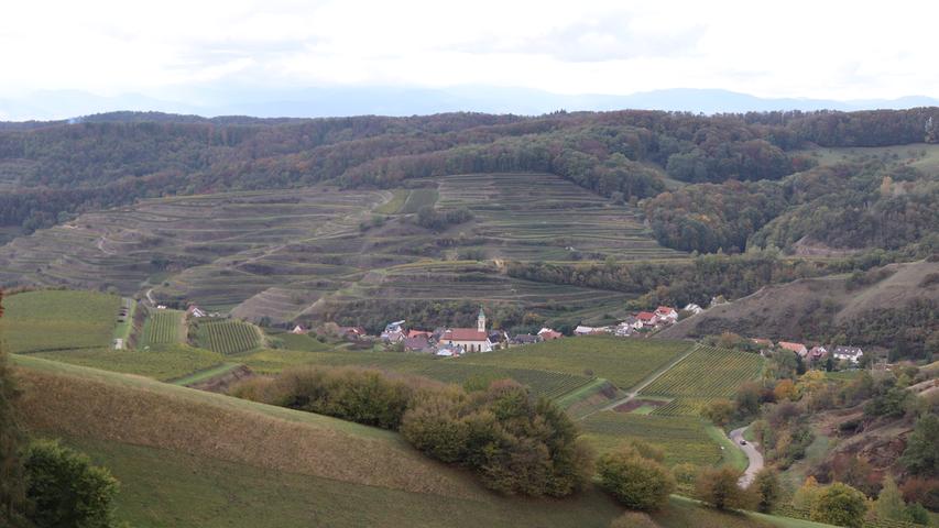 Die kleinen Dörfer, die im Kaiserstuhl verteilt liegen, sind nicht nur schön anzusehen. Gerade zur Erntezeit lohnt sich ein Besuch in einer der zahlreichen "Besenwirtschaften".