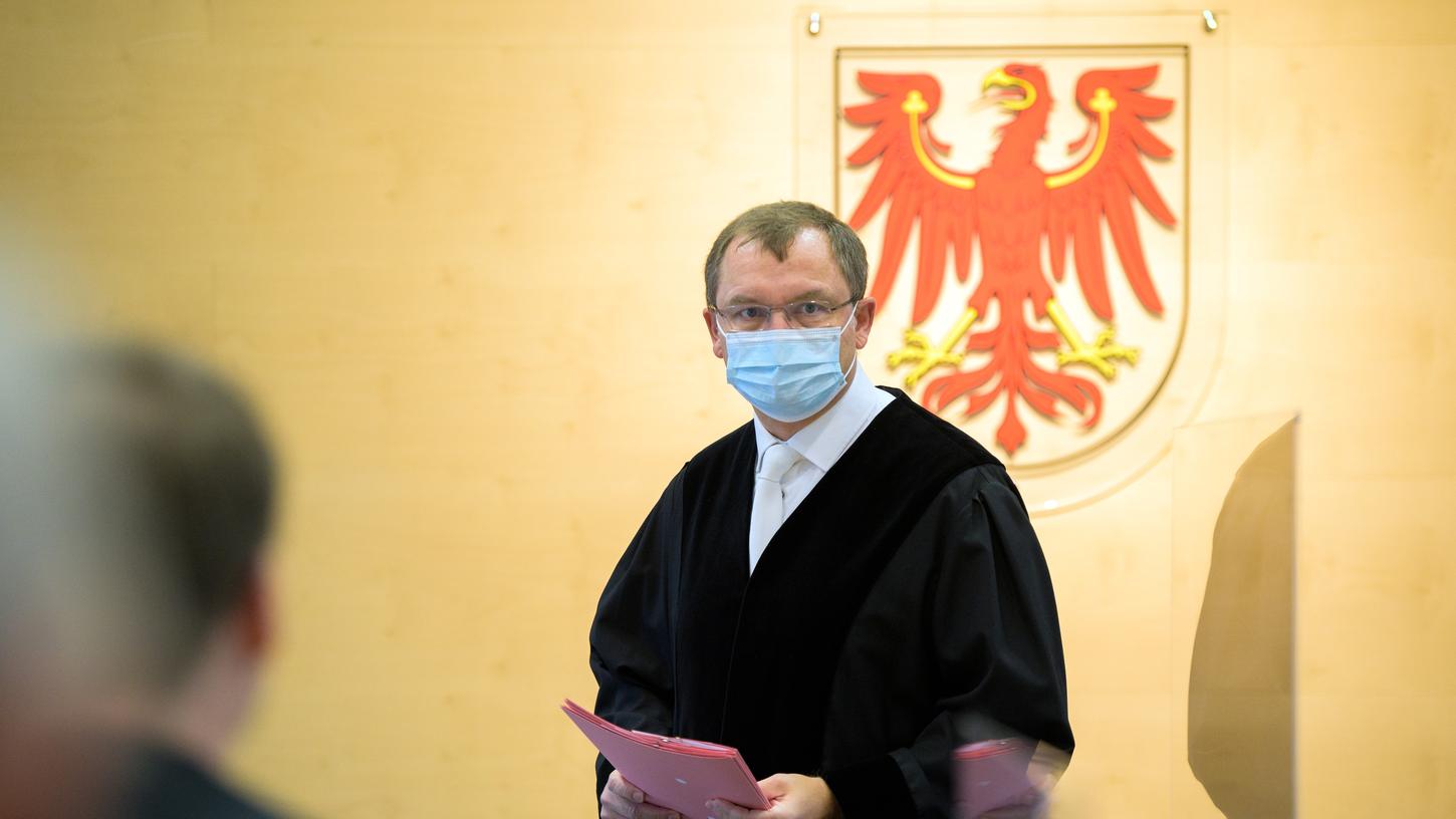 Markus Möller, Präsident des Brandenburger Verfassungsgerichtes, kommt zur Urteilsverkündung über die Verfassungsbeschwerde gegen das vom Landtag beschlossene Paritätsgesetz. Demnach ist der Gesetzesvorschlag verfassungswidrig.