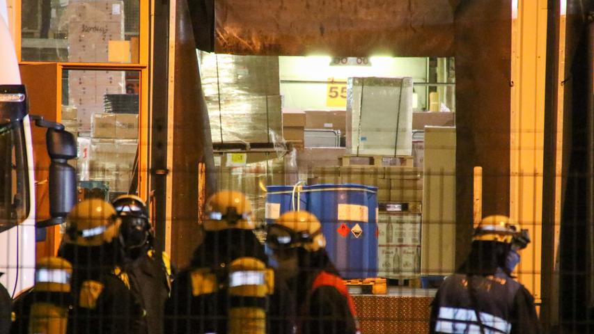 Gefahrgut-Alarm am Nürnberger Hafen: Feuerwehr im Einsatz