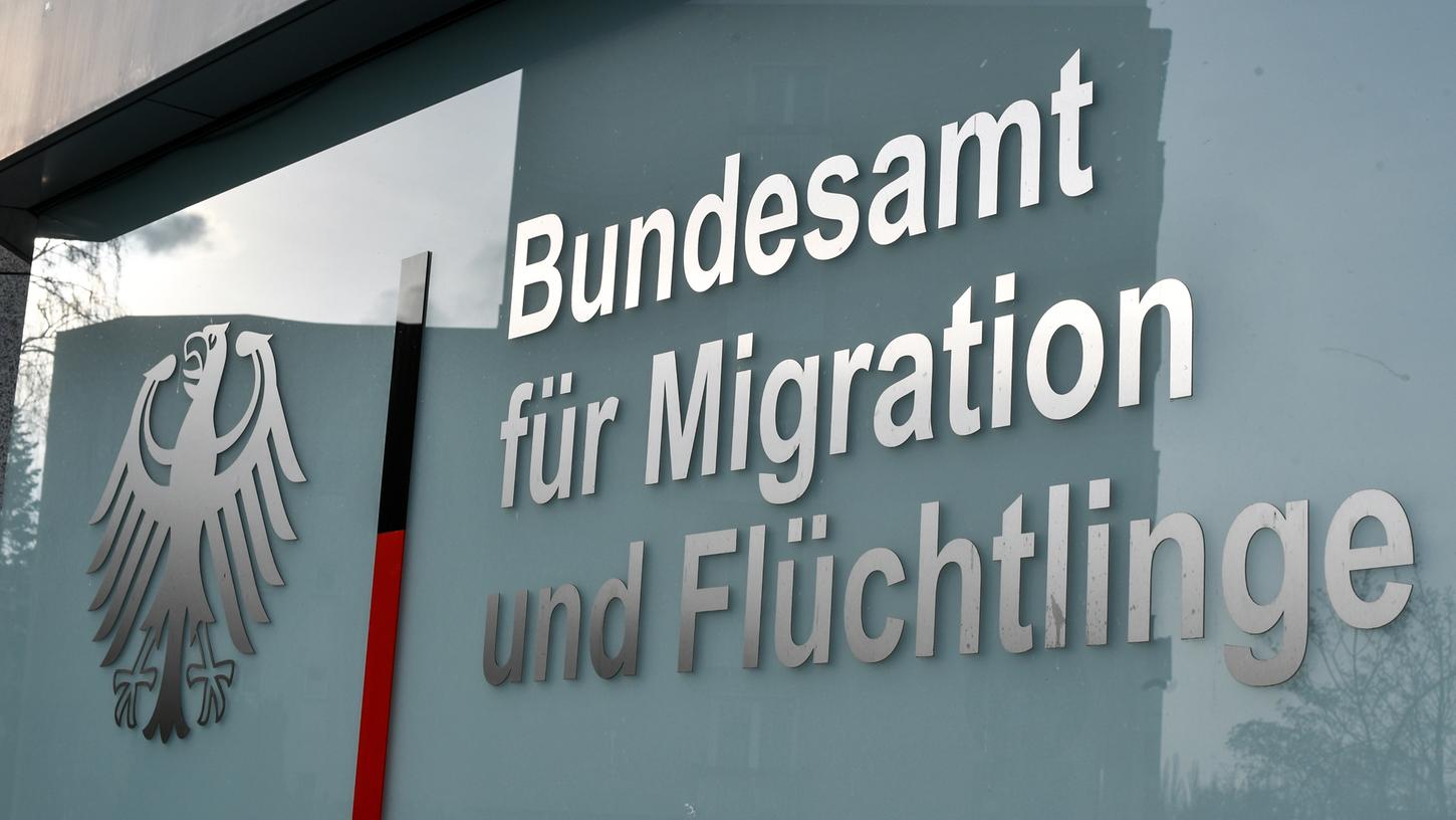Erstmals seit Inkrafttreten des umstrittenen Sicherheitsgesetzes für Hongkong hat Deutschland einem Flüchtling aus der chinesischen Sonderverwaltungszone Asyl gewährt.