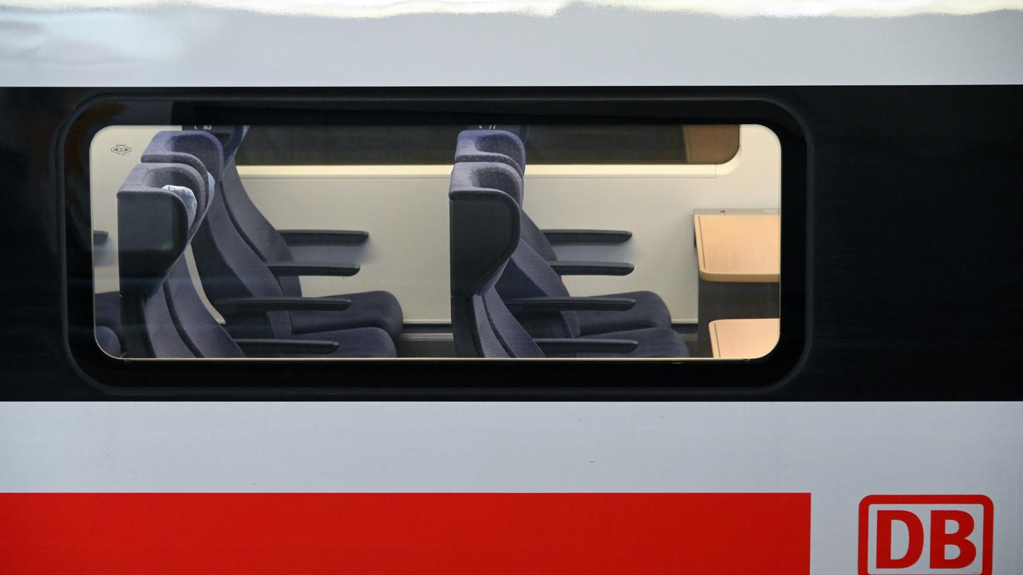 Leere Plätze: Im Fernverkehr der Deutschen Bahn sind aktuell wieder deutlich weniger Reisende unterwegs.