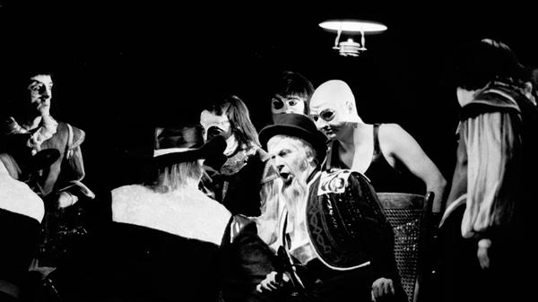 Unter der Ära von GMD Hans Gierster passierte am Opernhaus künstlerisch viel Neues. Stellvertretend sei hier nur Verdis "Troubadour" genannt, bei dem 1974 ein gewisser Hans Neuenfels sein Debüt als Opernregisseur gab. Es war der Beginn einer großen Karriere.