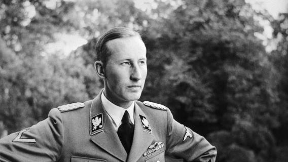 Reinhard Heydrich, SS-Obergruppensturmführer, war mit der "Endlösung der Judenfrage" beauftragt worden. Fabian D. wählte ausgerechnet den Namen "Heydrich" als Pseudonym im Chat. Reinhard Heydrich, SS-Obergruppensturmführer, war mit der "Endlösung der Judenfrage" beauftragt worden. Fabian D. wählte ausgerechnet den Namen "Heydrich" als Pseudonym im Chat.