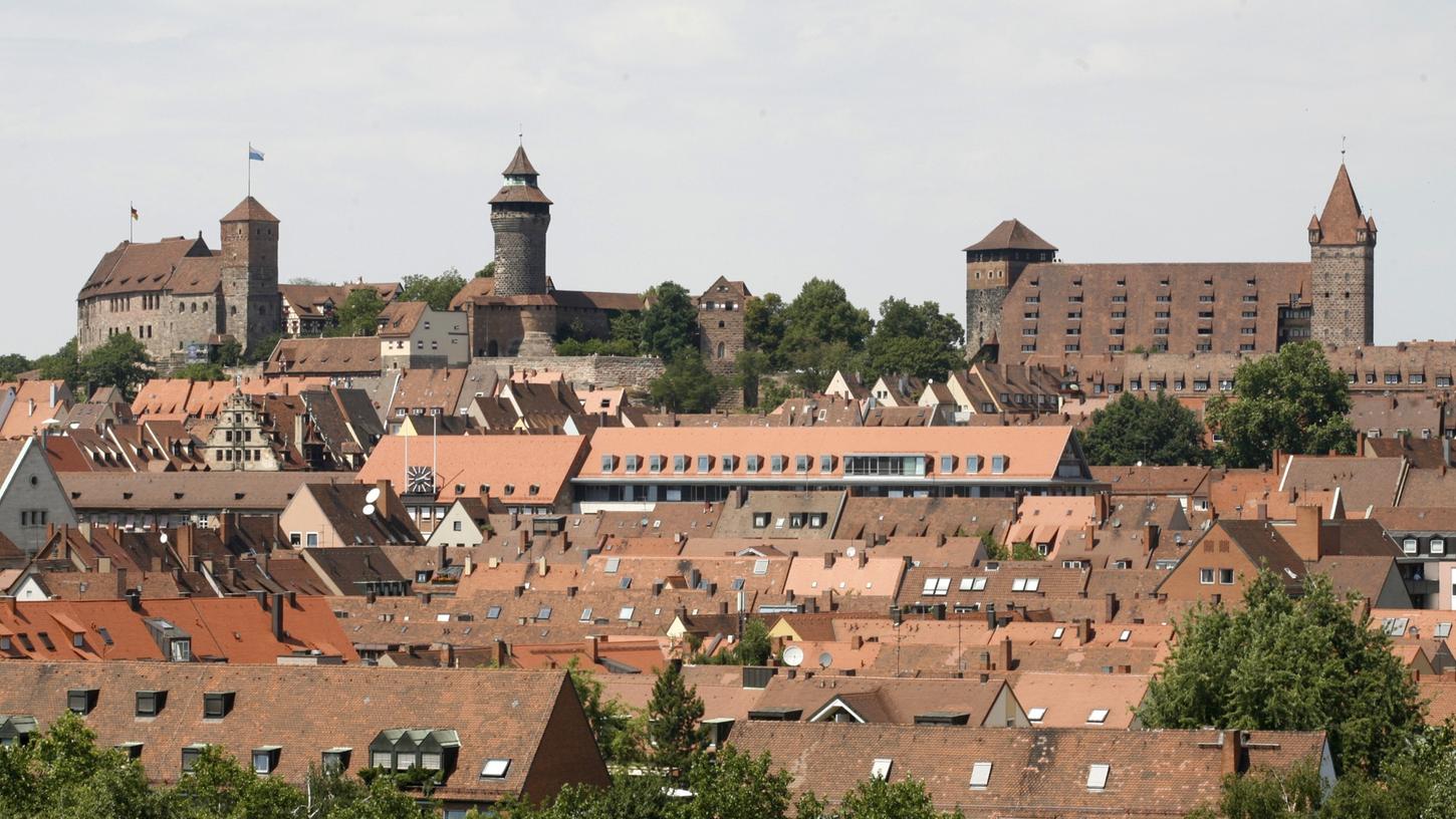 Im Schatten der Kaiserburg werden künftig auch auf Landesebene politische Entscheidungen getroffen: Das bayerische Gesundheitsministerium soll nach Nürnberg ziehen.