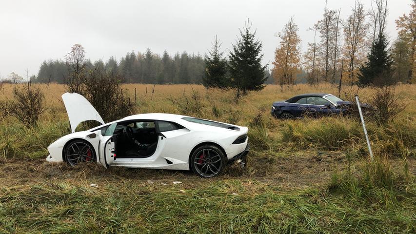 Kontrolle verloren: Lamborghini-Fahrerin schleudert von A9