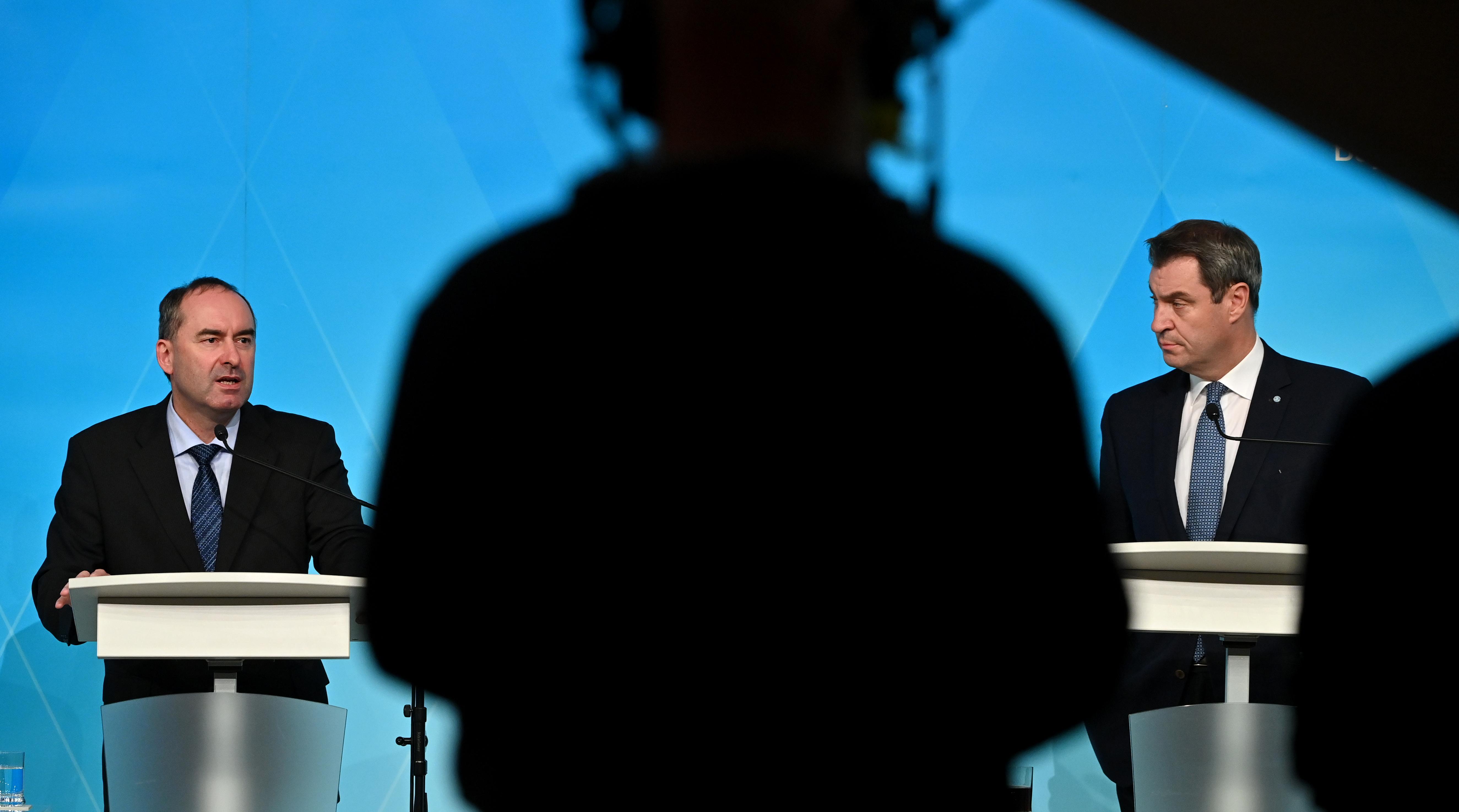 Es Knirscht Und Kracht Bayerns Koalition Kampft Sich In Zweite Halbzeit Politik Nordbayern