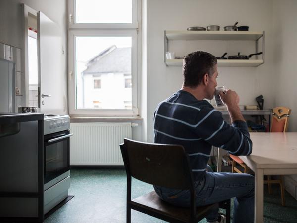 Wer keine Chance auf dem ersten Wohnungsmarkt hat, der bleibt länger in Obdachlosenpensionen und Notunterkünften. Das System stößt an seine Grenzen. Foto: dpa