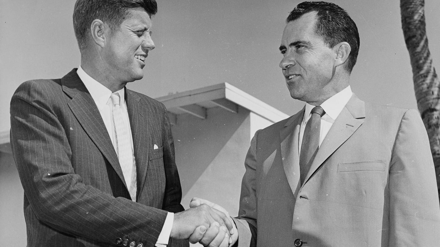 Handschlag unter Rivalen: 1960 gewann John F. Kennedy für die Demokraten die Präsidentschaftwahlen gegen den Republikaner Richard Nixon. 