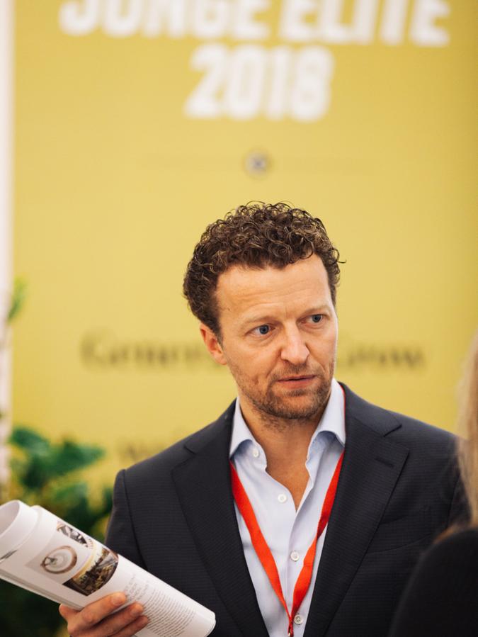 Dr. Florian Kainzinger. Dr. Florian Kainzinger.