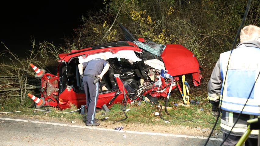 Schwerer Unfall im Landkreis Fürth: Zwei Personen verletzt