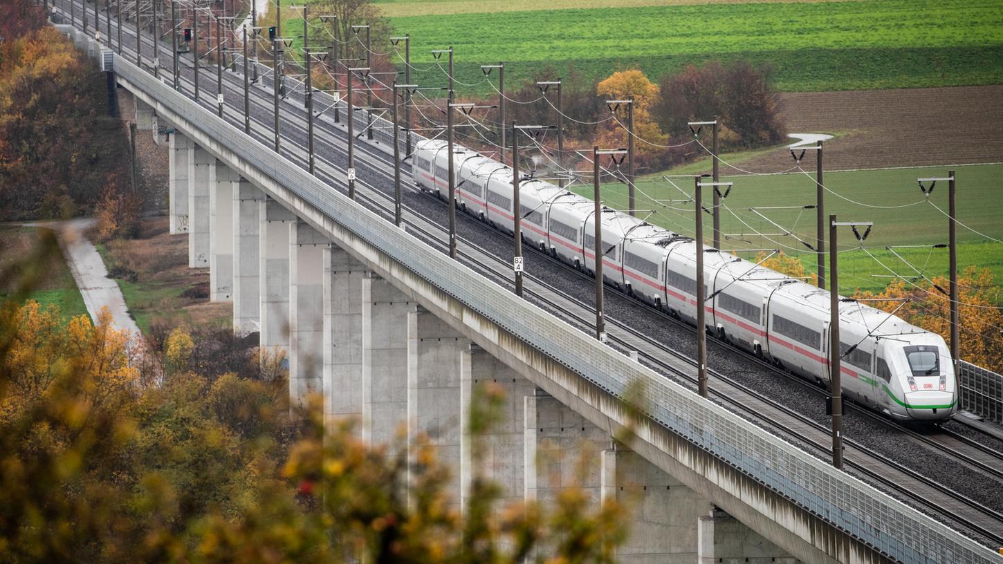 Trotz Teil-Lockdown: Deutsche Bahn will ihr Angebot im Fernverkehr aufrecht erhalten.