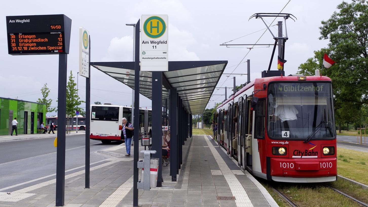 Die Nürnberger Straßenbahn endet derzeit im Norden an der Haltestelle Am Wegfeld. Hier soll es eines Tages mit der Stadt-Umland-Bahn weiter nach Erlangen und Herzogenaurach gehen.   