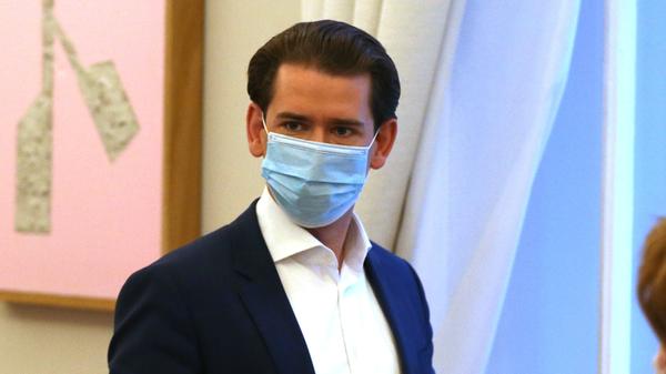 "Wir erleben gerade schwere Stunden in unserer Republik. Ich möchte allen Einsatzkräften danken, die insbesondere heute für unsere Sicherheit ihr Leben riskieren. Unsere Polizei wird entschlossen gegen die Täter dieses widerwärtigen Terroranschlags vorgehen."