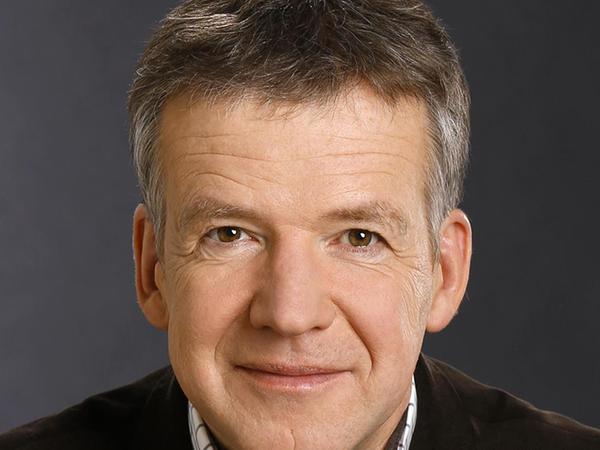 Prof. Dr. Klaus Pfeifer ist seit 2008 an der Friedrich-Alexander-Universität Erlangen-Nürnberg am Lehrstuhl für Sportwissenschaft tätig. Schwerpunkt: Bewegung und Gesundheit.