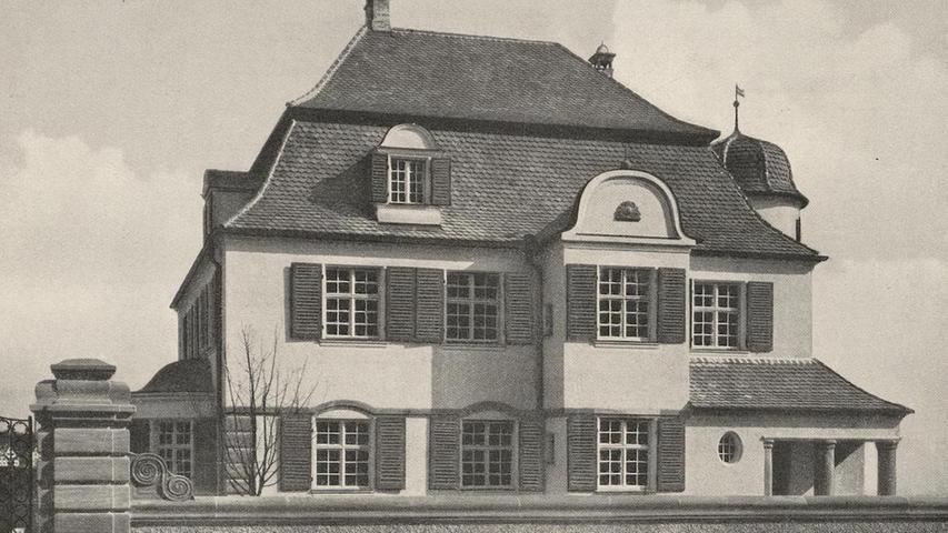 Eine Perle, die den Unbilden der Zeit widerstanden hat: die Villa Hiltermann in der Erlenstegenstraße 28, aufgenommen 1913 und 2015.