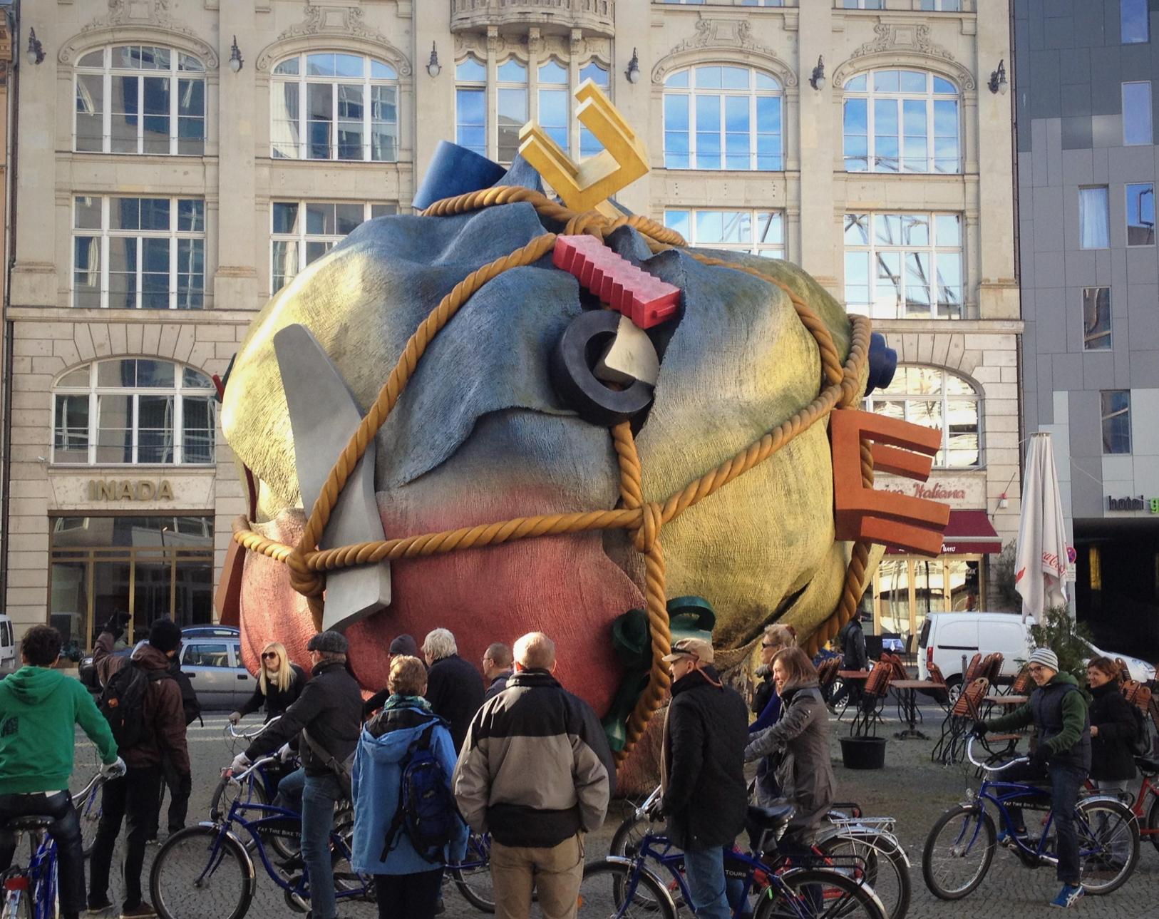 Hingucker von den Künstlern Claes Oldenburg und Coosje van Bruggen.
