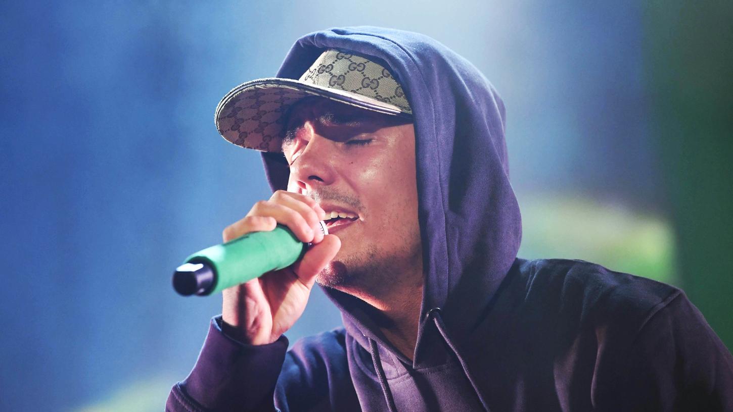 Hat sich eine Wohnung gekauft, nur um darin streamen zu können: Deutschrapper Capital Bra. Hat sich eine Wohnung gekauft, nur um darin streamen zu können: Deutschrapper Capital Bra.