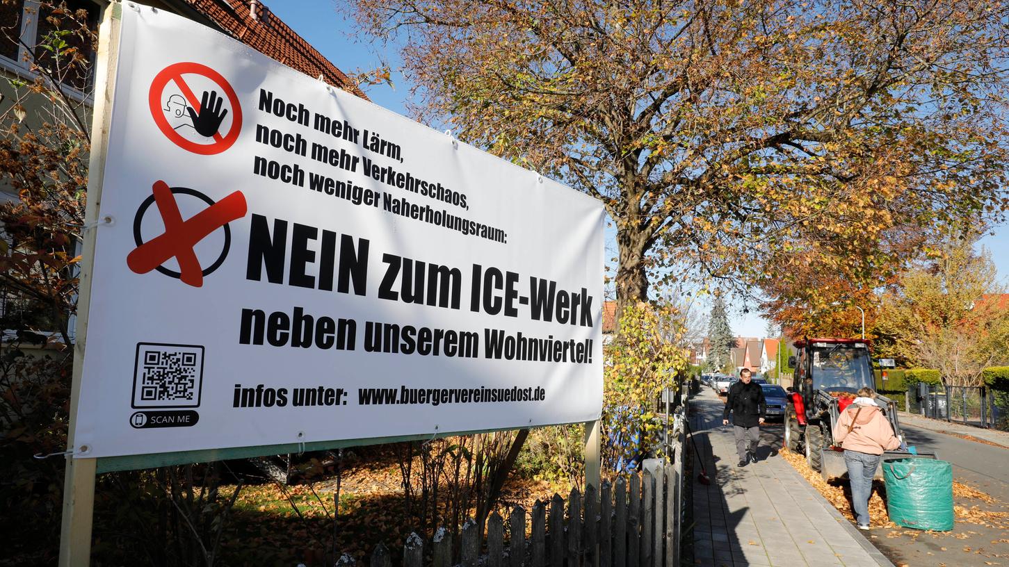 Protestplakat in Altenfurt: Die Bewohner wollen kein ICE-Werk in ihrer Nachbarschaft. Sie fürchten Lärm und  nächtliche Beleuchtung, denn das Werk soll rund um die Uhr in Betrieb sein.