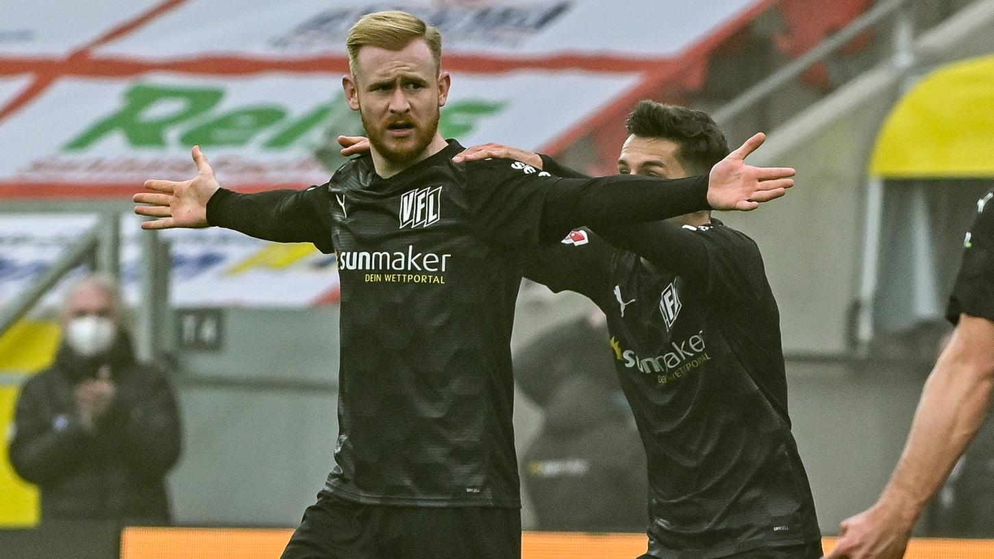 Höhenflug: In Osnabrück glänzt Sebastian Kerk als Top-Scorer. Höhenflug: In Osnabrück glänzt Sebastian Kerk als Top-Scorer.