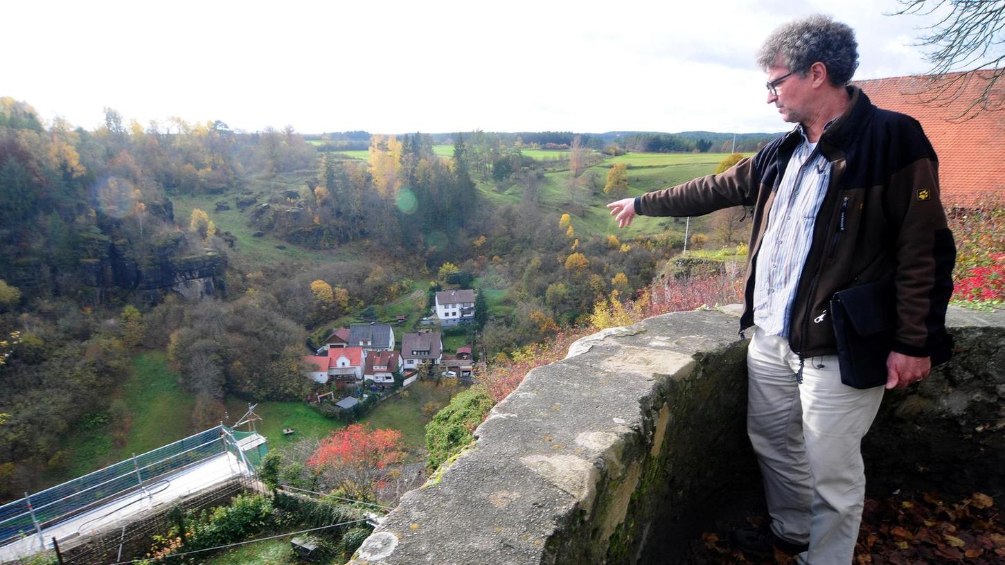 Burg Pottenstein: Eine Mauer ist fast wieder fertig
