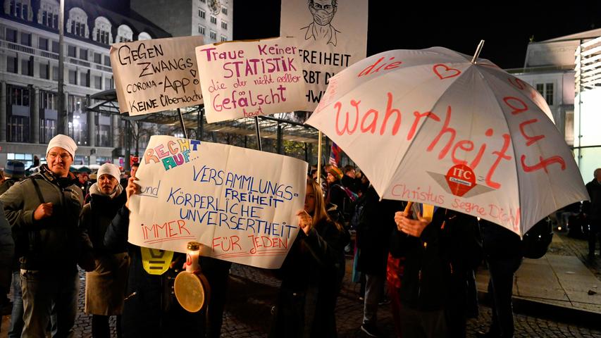 Chef Der Innenministerkonferenz Fordert Fruheres Eingreifen Bei Demos Politik Nordbayern De