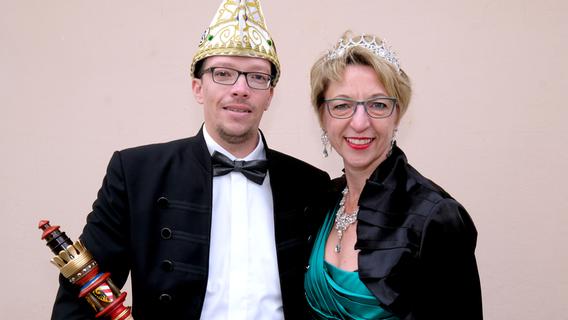 Erika III. (Erika Schuh) und Sebastian I (Sebastian Müller), das Prinzenpaar von 2019, müssen weiter amtieren, obwohl es so gut wie keine Auftrittsmöglichkeiten gibt.