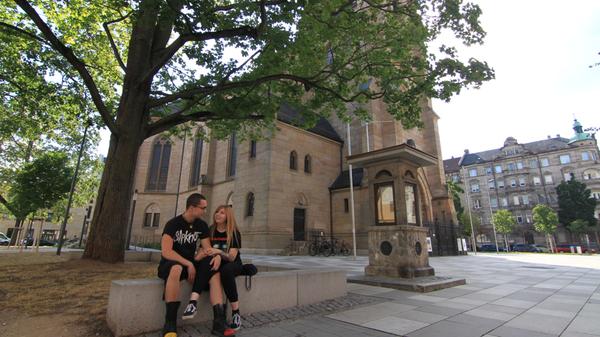 Der Martin-Luther-Platz vor der Paulskirche, die 1897 bis 1900 erbaut wurde und...
